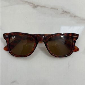 Ray-Ban Brown Classic Sunglasses Timeless Design RB 2140 - Wayfarer Tortoise